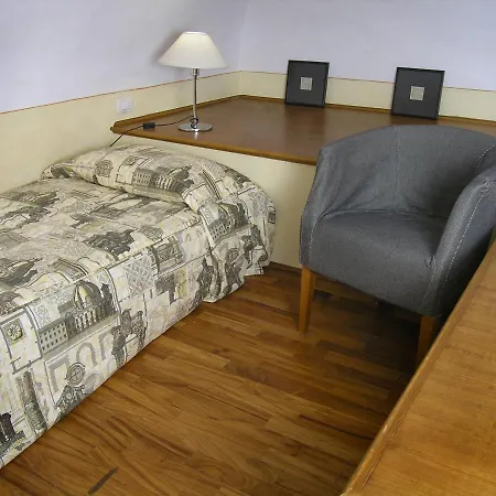 Piccolo Lägenhetshotell 4*